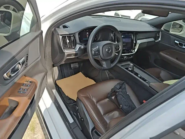 Volvo S60 — Фото автомобиля 15