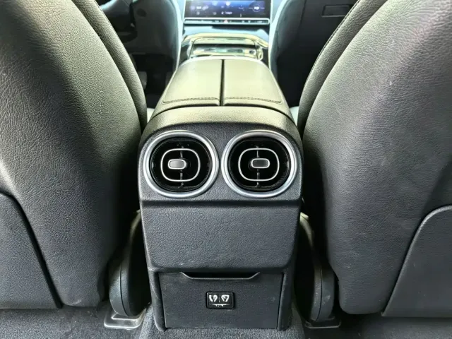 Mercedes-Benz C-Class — Фото автомобиля 18