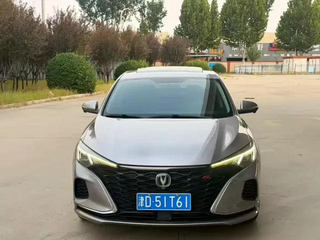 Changan Eado — Фото автомобиля 2