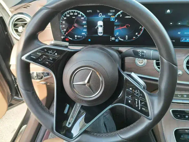 Mercedes-Benz E-Class — Фото автомобиля 15