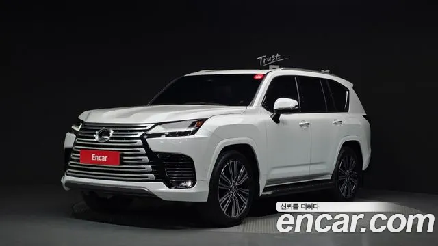 Фотография автомобиля — Lexus LX