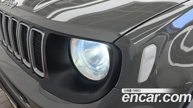 Jeep Renegade — Фото автомобиля 21