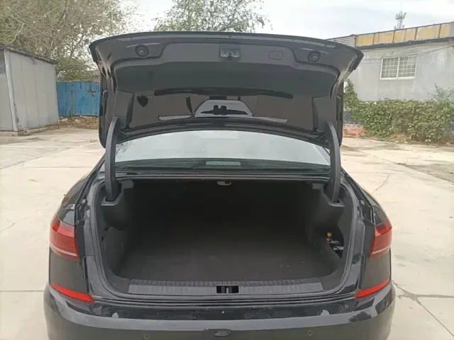 Volkswagen Passat — Фото автомобиля 18