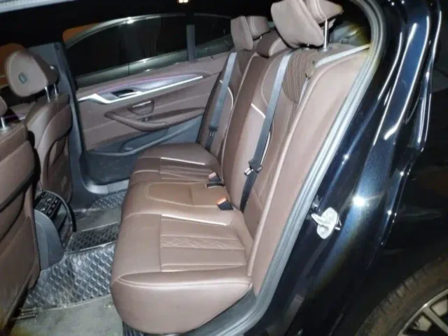 BMW 5 Series — Фото автомобиля 13