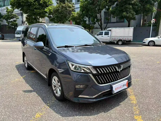 Wuling Jiachen — Фото автомобиля 3