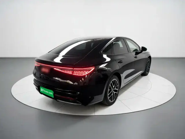 BYD Seal 07 DM-i 2025 DM-i 1.5T 125km Flagship — Фото автомобиля 4