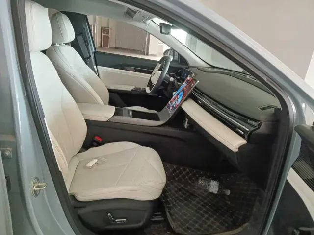 Geely Galaxy L6 — Фото автомобиля 11