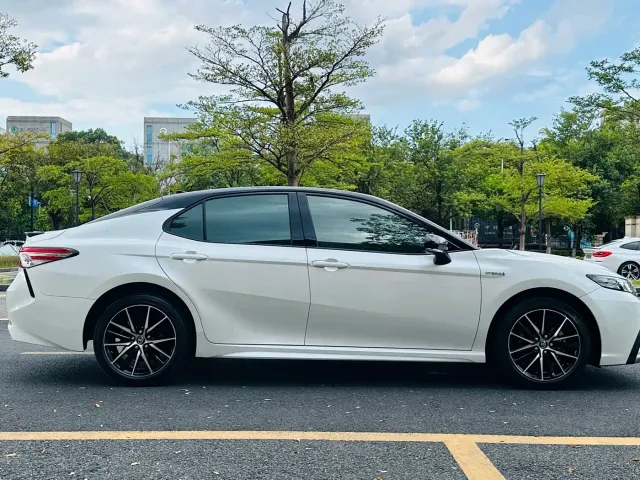 Toyota Camry — Фото автомобиля 8