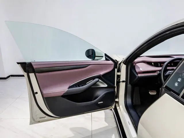 Xiaomi SU7 — Фото автомобиля 4