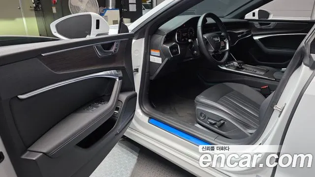 Audi A7 4K — Фото автомобиля 15