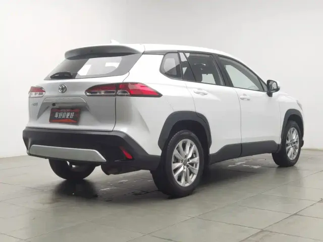 Toyota Corolla Cross — Фото автомобиля 2