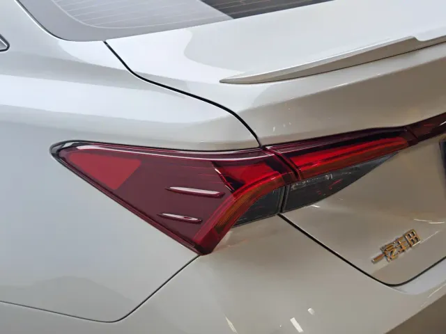 Toyota Avalon — Фото автомобиля 7