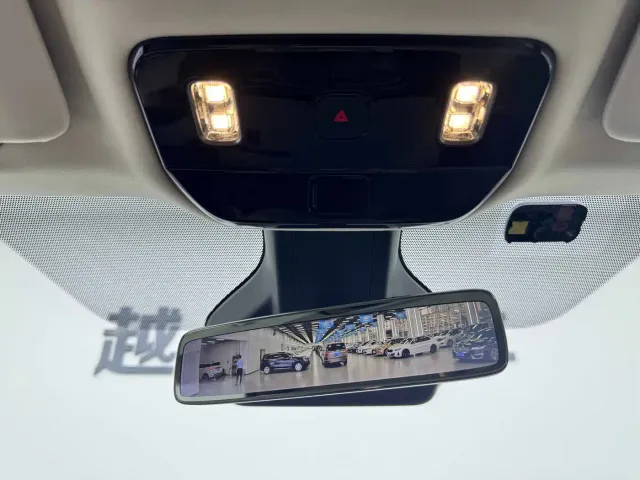 Li Auto MEGA — Фото автомобиля 12