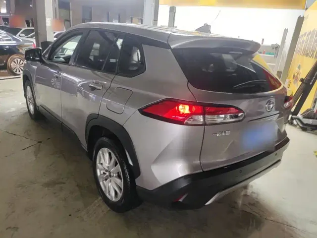 Toyota Corolla Cross — Фото автомобиля 4
