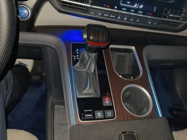Toyota Granvia — Фото автомобиля 16