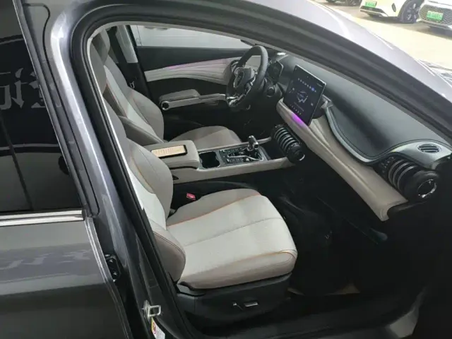 BYD Yuan PLUS — Фото автомобиля 24