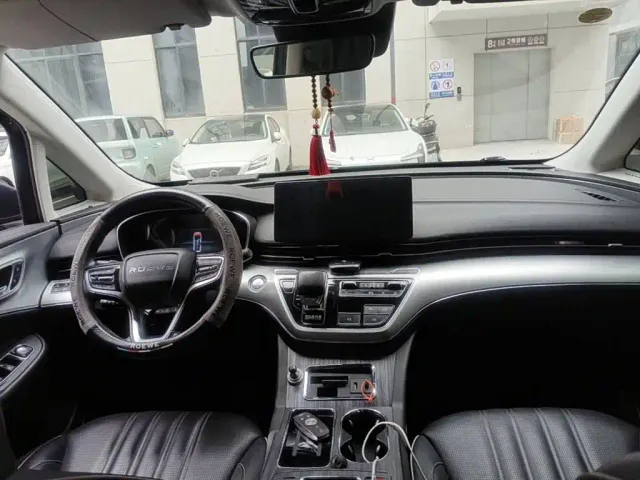 Roewe iMAX8 — Фото автомобиля 12
