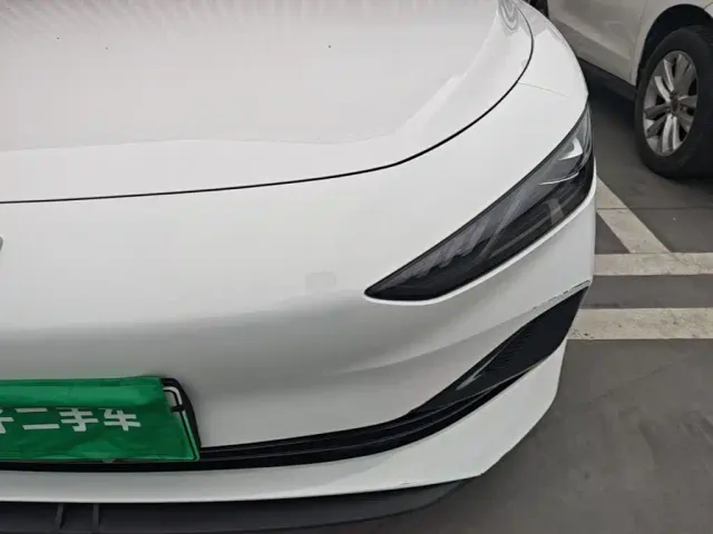 Roewe D7 — Фото автомобиля 23