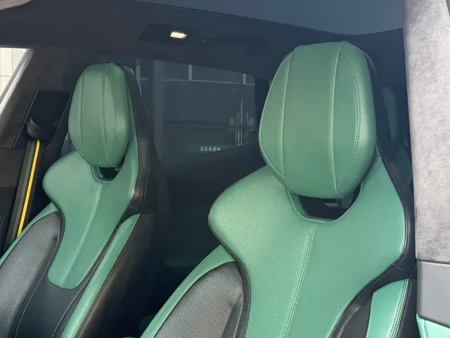 Lotus Eletre — Фото автомобиля 13
