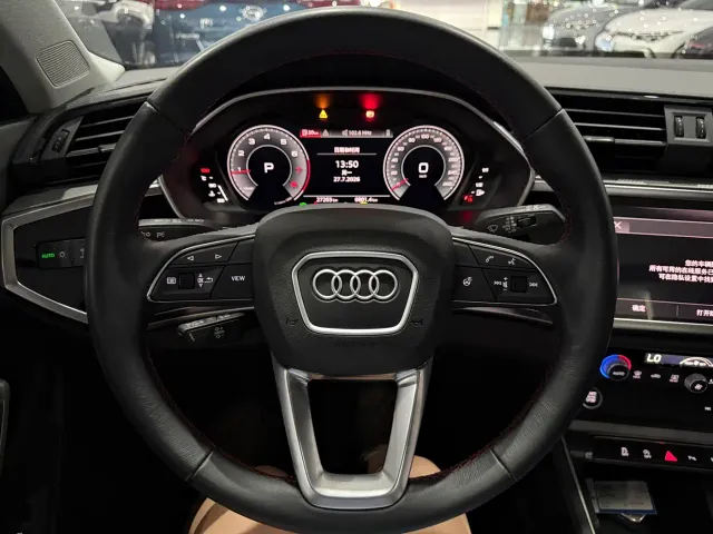 Audi Q3 — Фото автомобиля 13