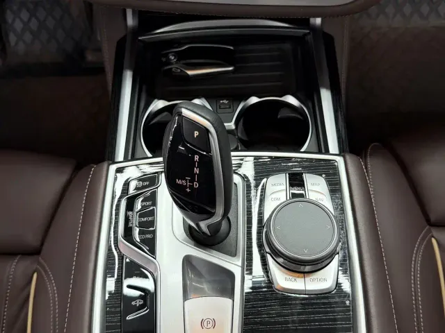 BMW 7 Series — Фото автомобиля 9