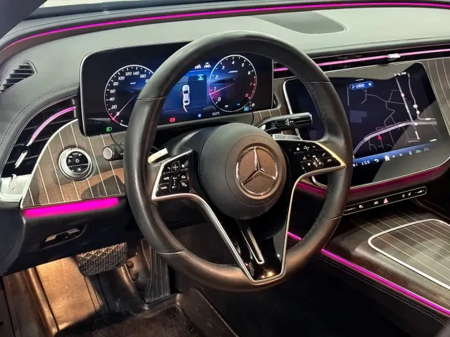 Mercedes-Benz E-Class — Фото автомобиля 12