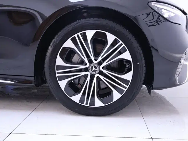 Mercedes-Benz E-Class — Фото автомобиля 6