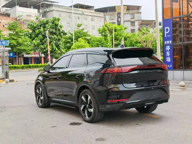 BYD Tang — Фото автомобиля 9