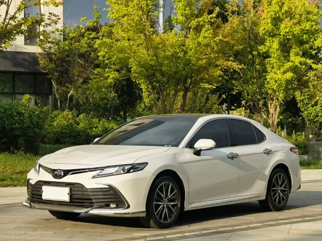 Фотография автомобиля — Toyota Camry
