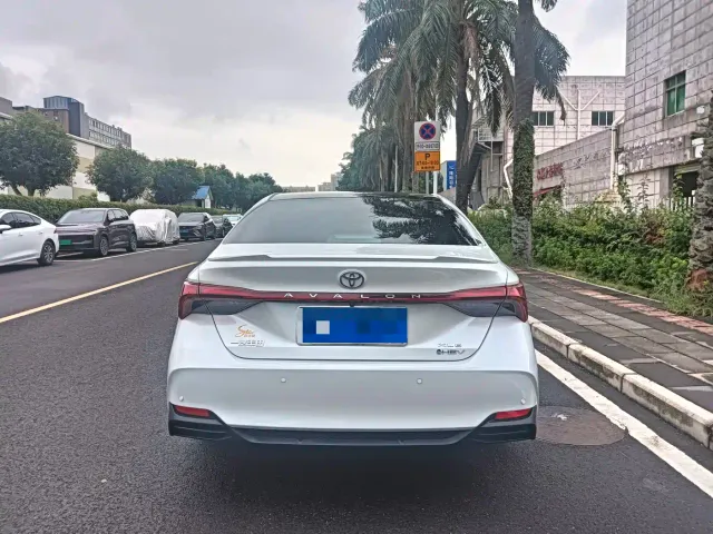 Toyota Avalon — Фото автомобиля 13
