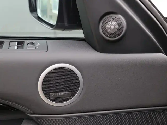 Land Rover Discovery 2024 Model 300PS S — Фото автомобиля 11
