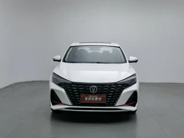 Changan Eado — Фото автомобиля 3