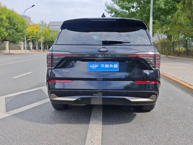 Ford Edge — Фото автомобиля 6