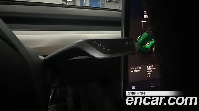 Tesla Model Y — Фото автомобиля 9