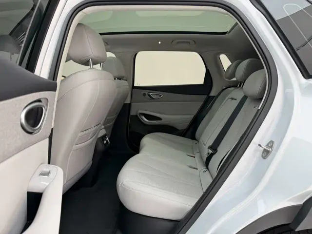 BYD Sealion 05 EV — Фото автомобиля 15