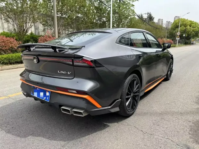 Changan Changan UNI-V 2024 1.5T Deluxe — Фото автомобиля 7