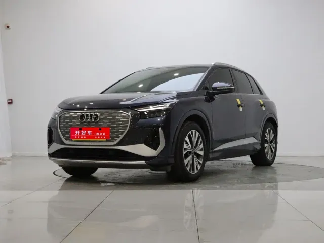 Фотография автомобиля — Audi Q4 e-tron