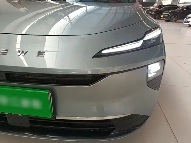 Roewe D6 — Фото автомобиля 17