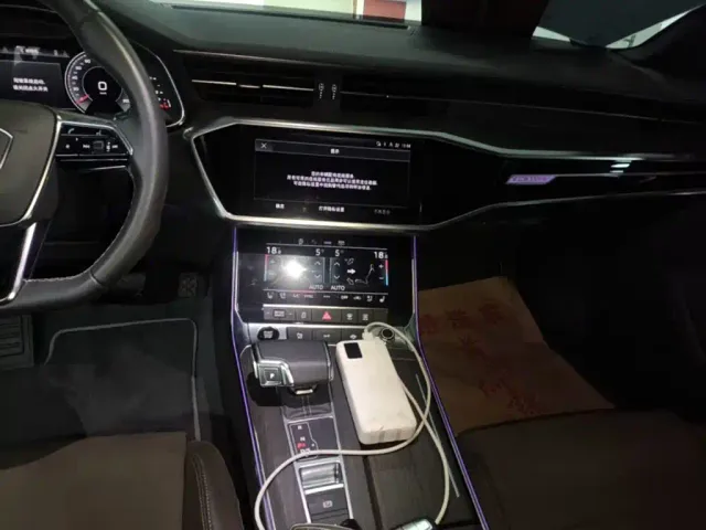 Audi A7L — Фото автомобиля 12