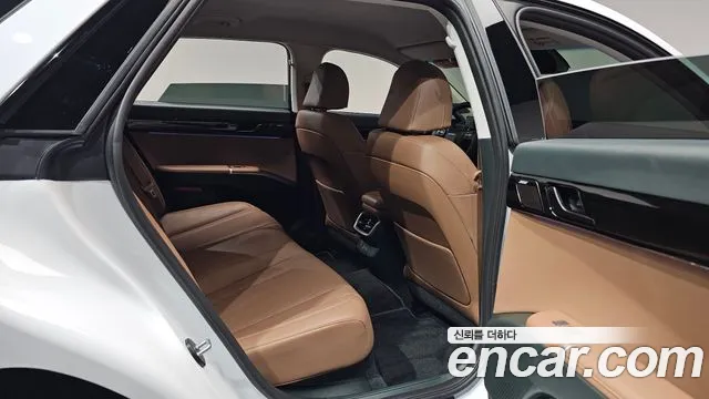 Hyundai Grandeur Grandeur (GN7) 2.5 Бензин 2WD — Фото автомобиля 10