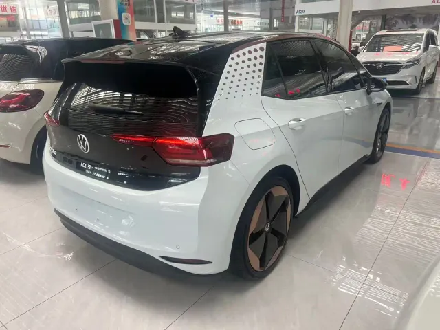 Volkswagen ID.3 — Фото автомобиля 9