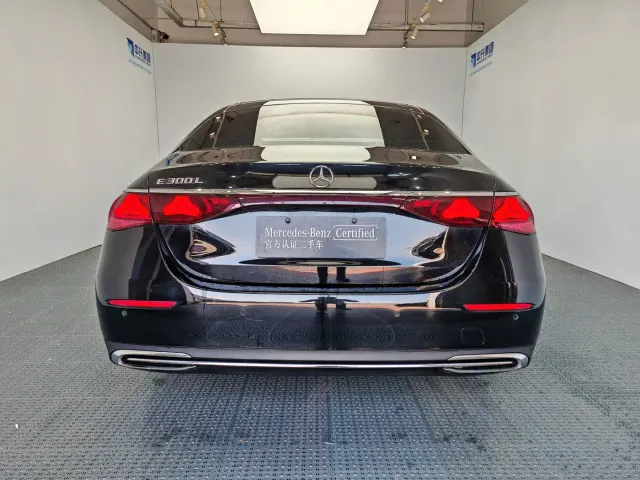 Mercedes-Benz E-Class — Фото автомобиля 5