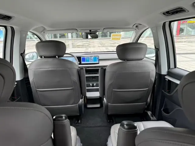 Maxus Dajia 7 — Фото автомобиля 11
