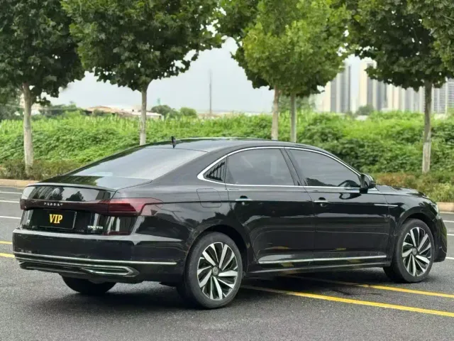 Volkswagen Passat — Фото автомобиля 9