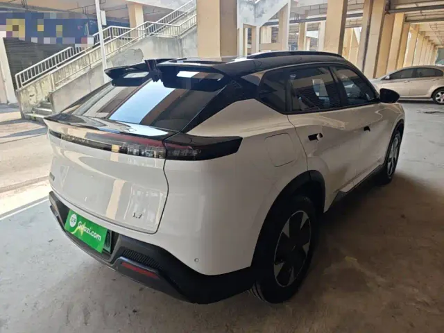 Dongfeng Fengshen L7 — Фото автомобиля 6