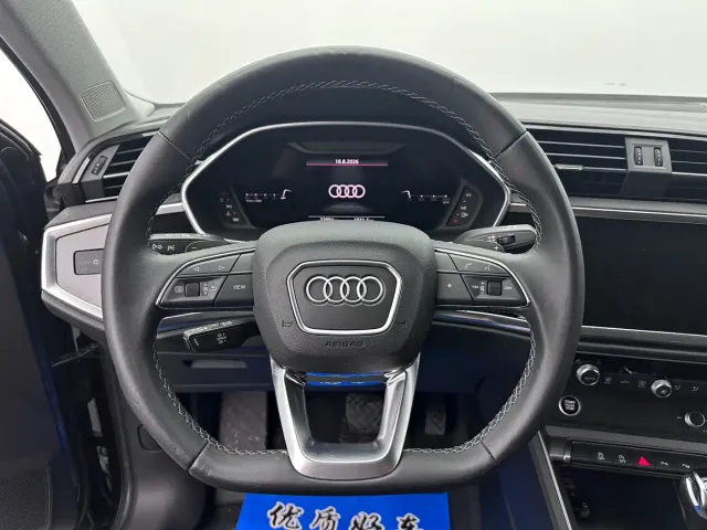 Audi Q3 — Фото автомобиля 16