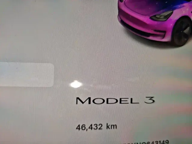 Tesla Model 3 — Фото автомобиля 11