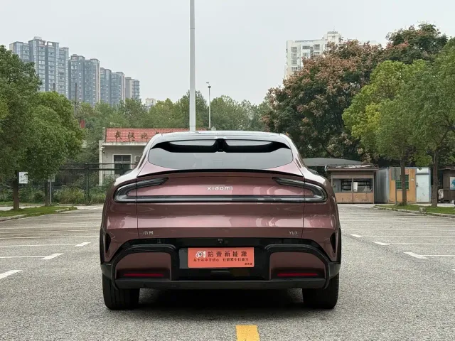 Xiaomi YU7 — Фото автомобиля 8