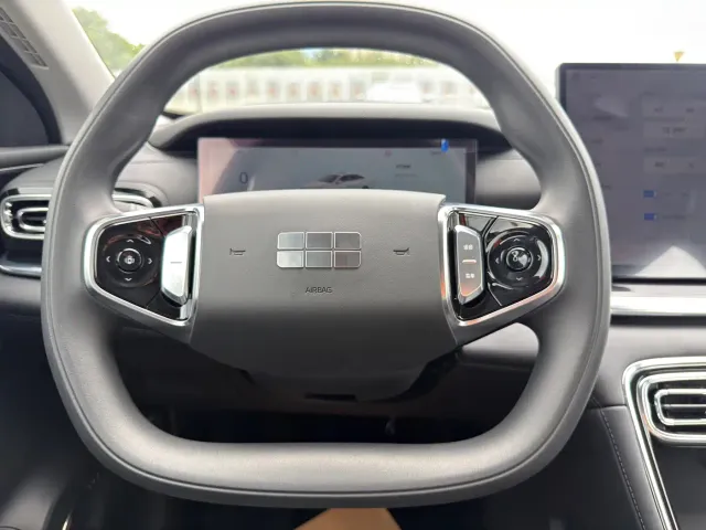 Geely Galaxy Stellar 6 — Фото автомобиля 11