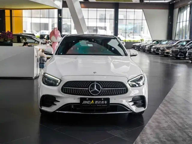 Mercedes-Benz E-Class — Фото автомобиля 18